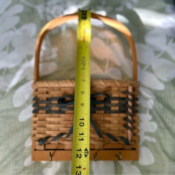 Vintage Handmade Woven Wicker Basket Wall Hanging Organizer Hooks + Pencil Decor - Picture 8 of 11